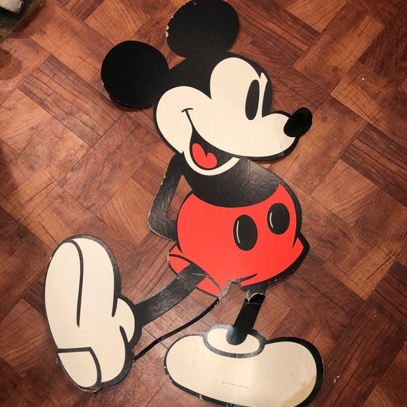 Cardboard Mickey Mouse cutout - Picture 1 of 8